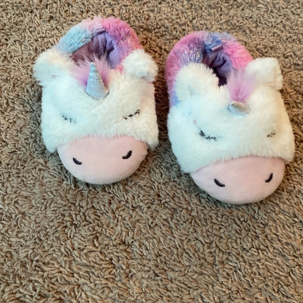 Pink and purple unicorn house shoes, slippers size 9 fluffy